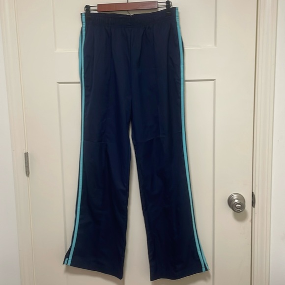 6 pair athletic pant bundle for $8 - Picture 3 of 12